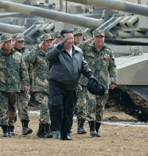 КНДР розгортає додаткових працівників та бійців на боці Росії Військові навчання у КНДР (Архівне фото)
